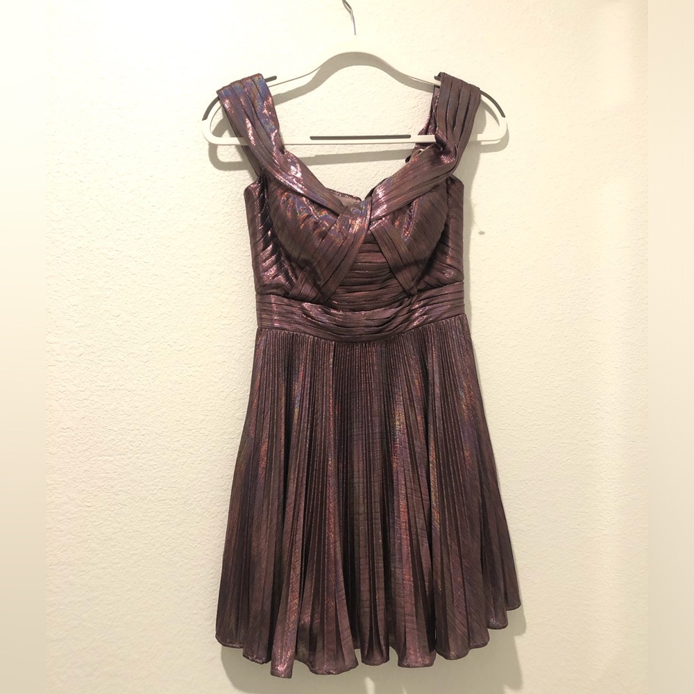 Mac Duggar Metallic iridescent‎ purple Off the shoulder dress size 4